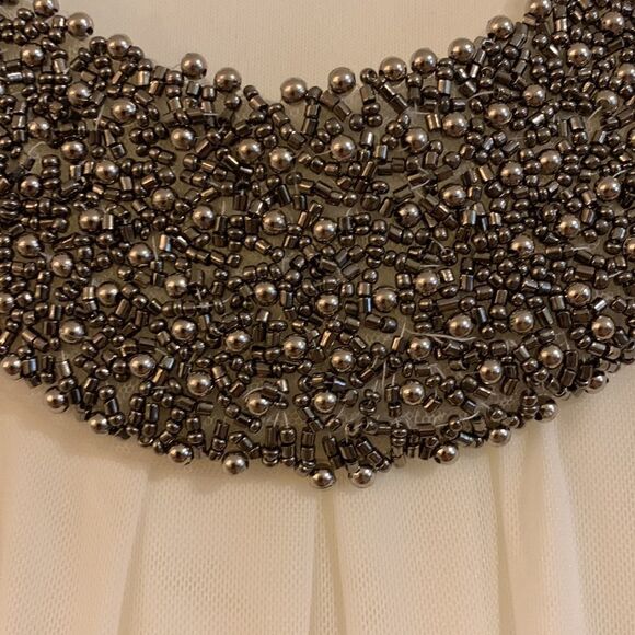 EST. 1946 size XL sleeveless top with bling around the front neck - Picture 3 of 7